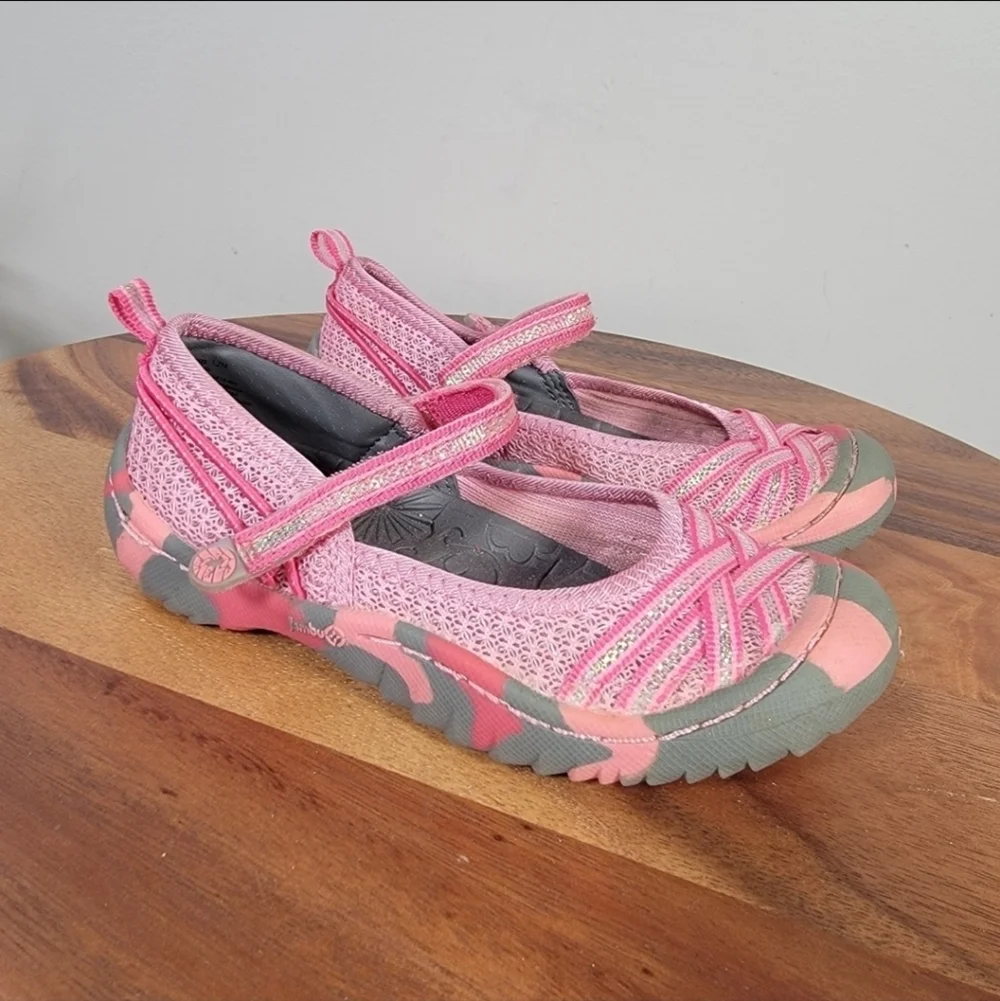 Jambu stylish comfortable